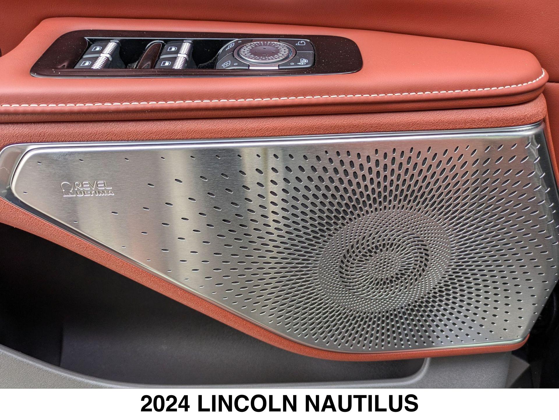 2024 Lincoln Nautilus Black Label photo 12
