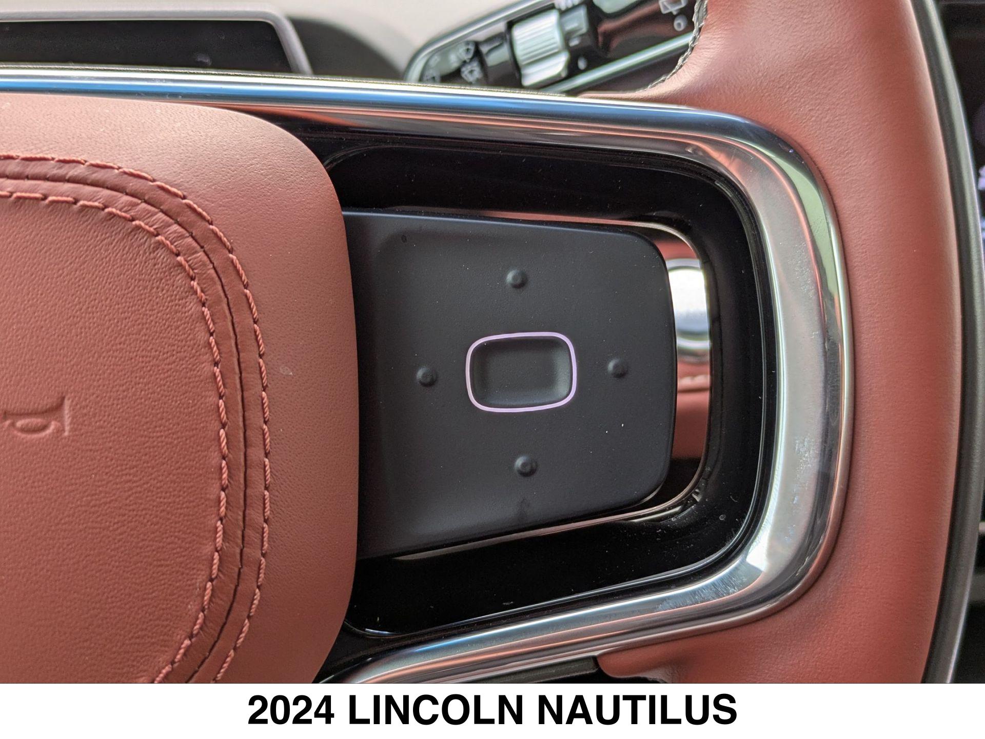 2024 Lincoln Nautilus Black Label photo 16
