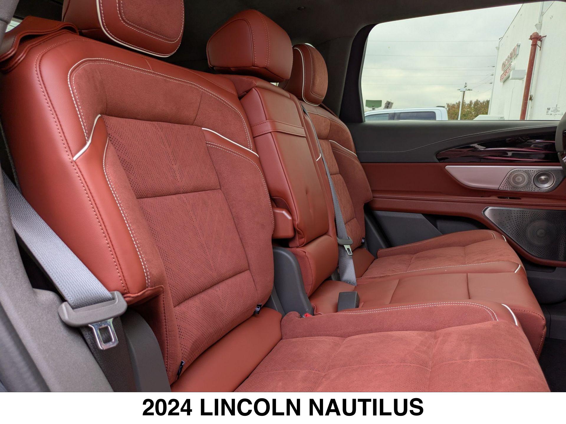 2024 Lincoln Nautilus Black Label photo 27