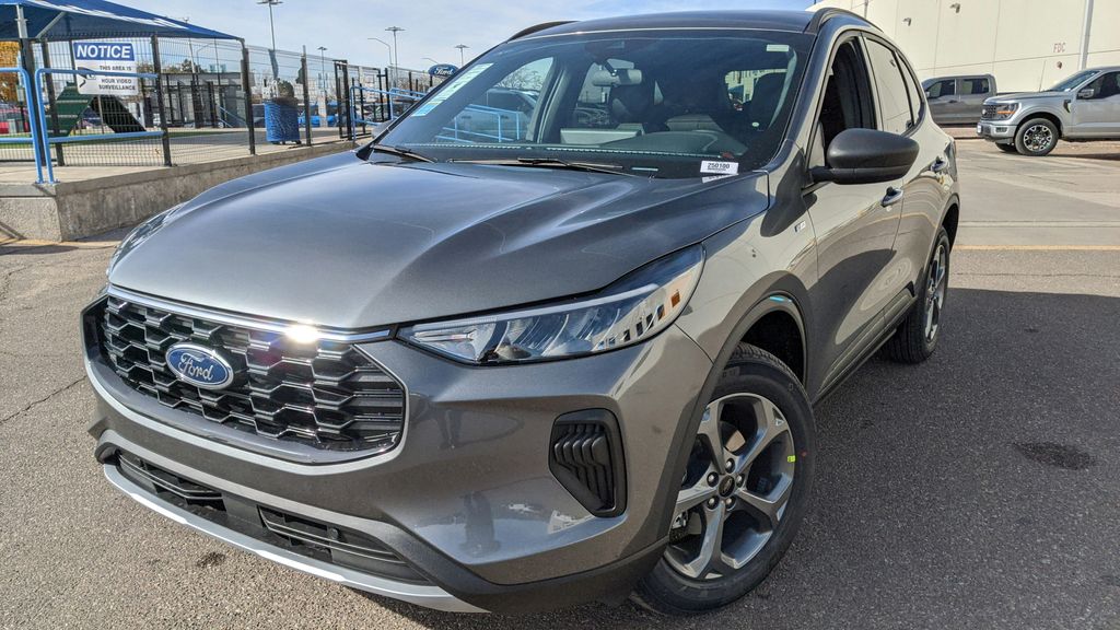2025 Ford Escape ST-Line photo 6