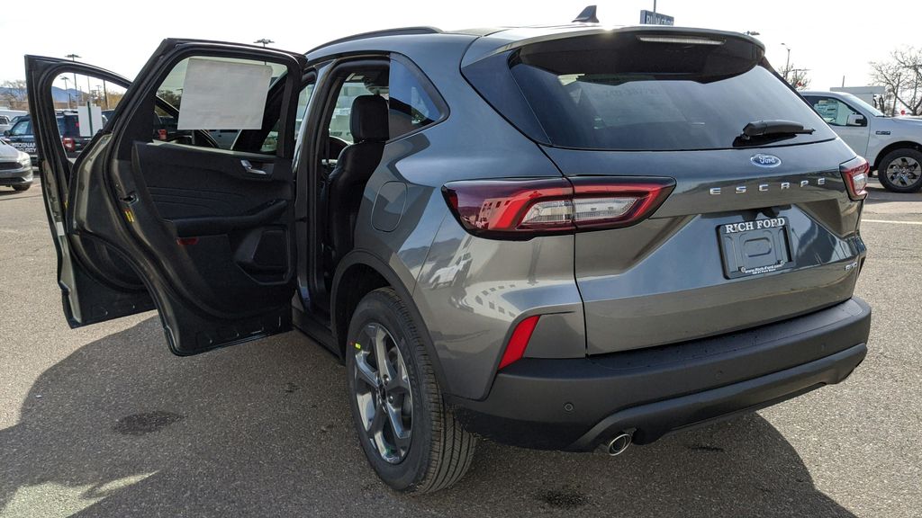 2025 Ford Escape ST-Line photo 9
