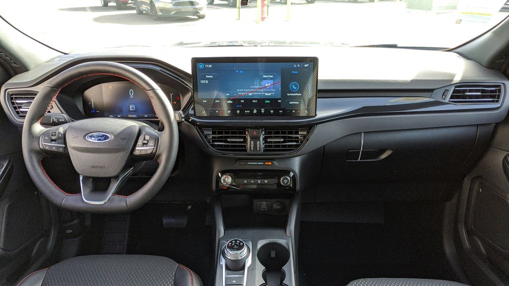 2025 Ford Escape ST-Line photo 12