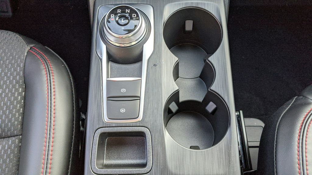 2025 Ford Escape ST-Line photo 14