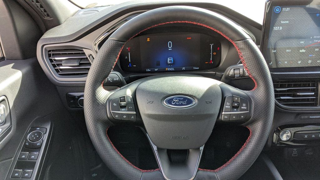 2025 Ford Escape ST-Line photo 15