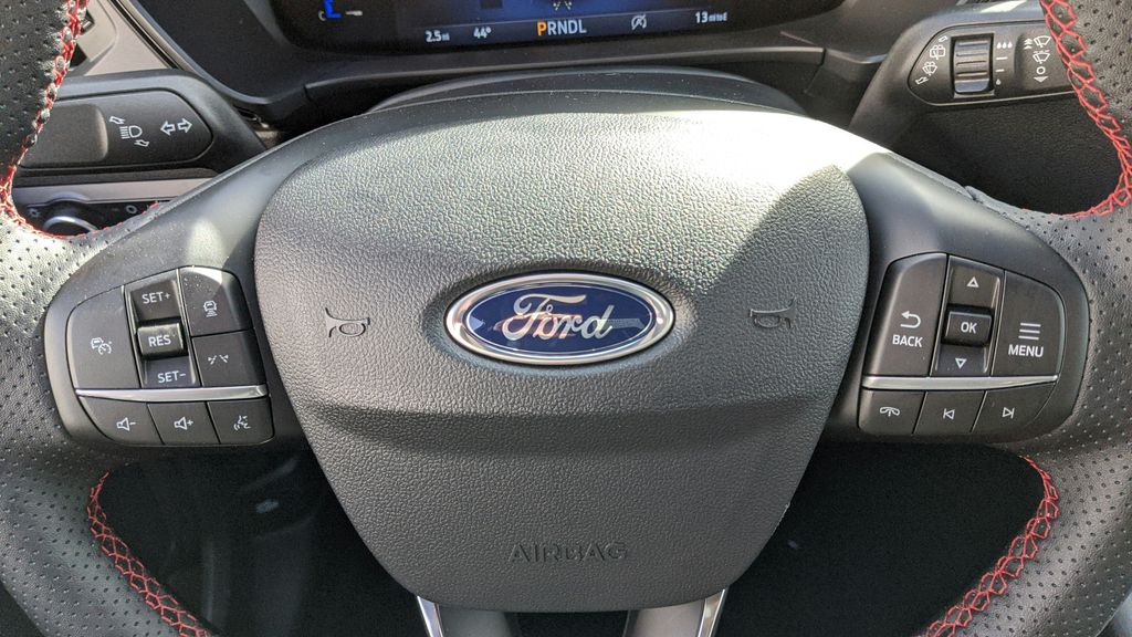 2025 Ford Escape ST-Line photo 16