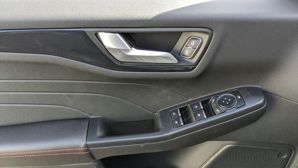 2025 Ford Escape ST-Line photo 19