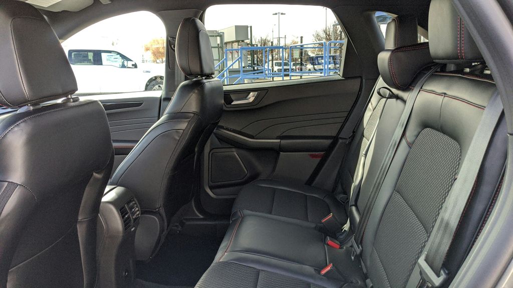 2025 Ford Escape ST-Line photo 21