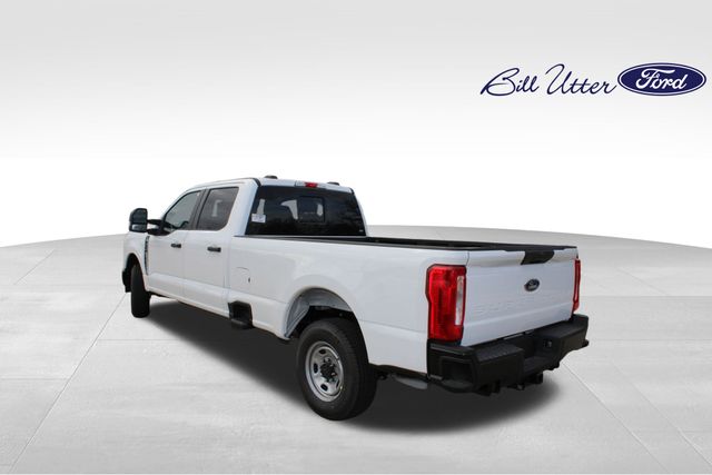 2024 Ford F-350 photo 4