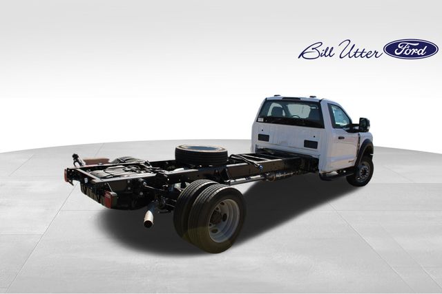 2024 Ford F-550 photo 3
