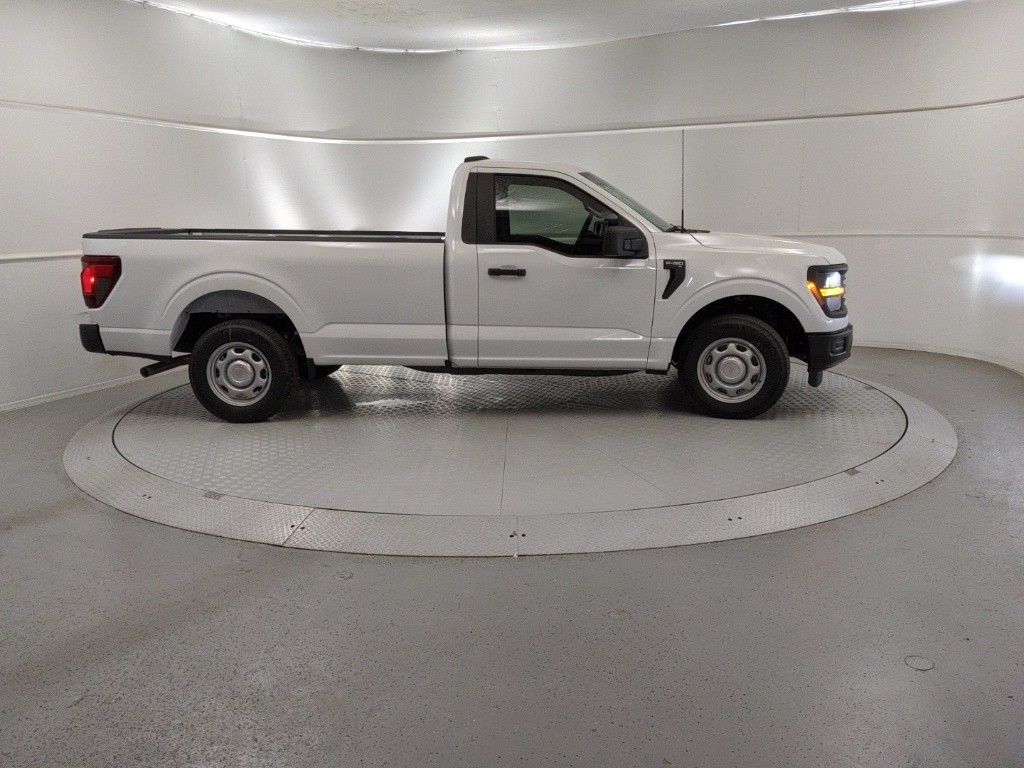 2025 Ford F-150 XL photo 2
