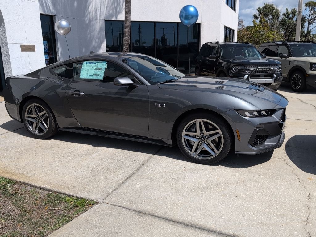 2025 Ford Mustang GT Premium photo 2