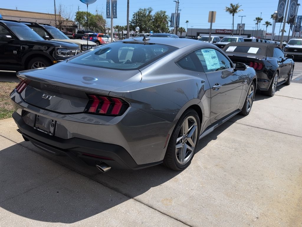 2025 Ford Mustang GT Premium photo 3