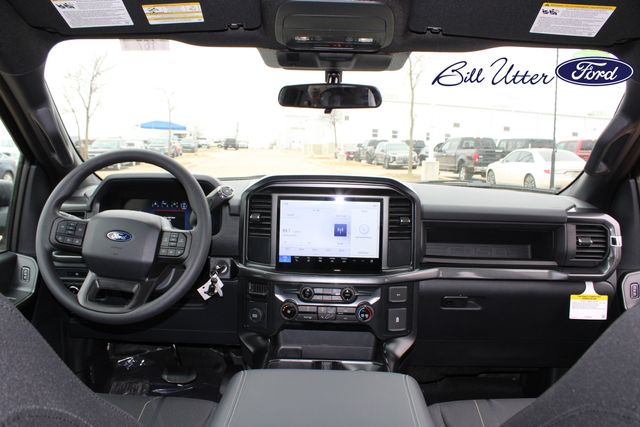 2025 Ford F-150 STX photo 9