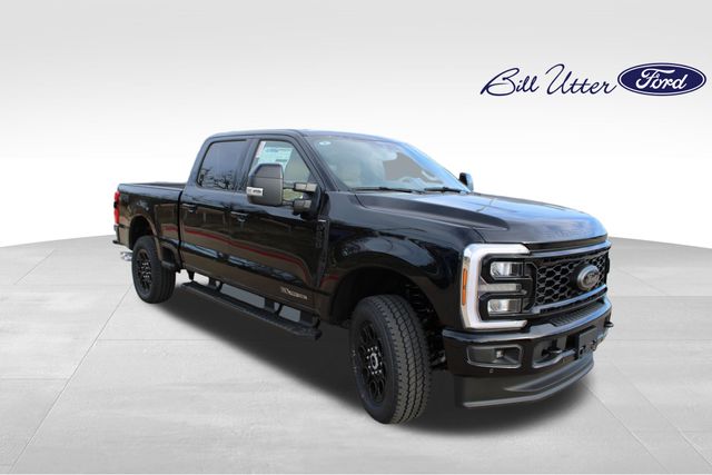 2025 Ford F-250 photo 2