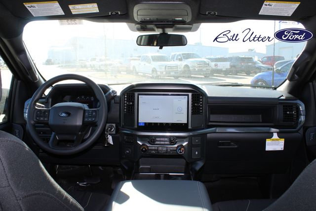 2025 Ford F-150 STX photo 9