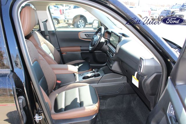 2025 Ford Bronco Sport Outer Banks photo 6