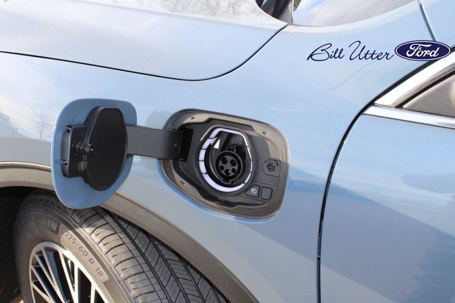 2025 Ford Escape Base photo 6