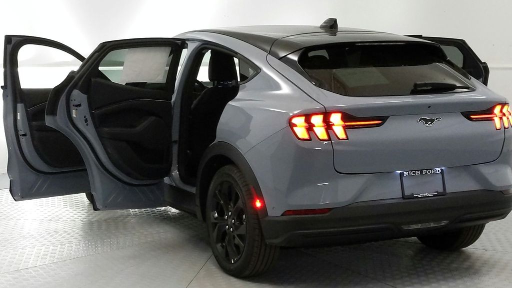 2024 Ford Mustang Mach-E Select photo 11