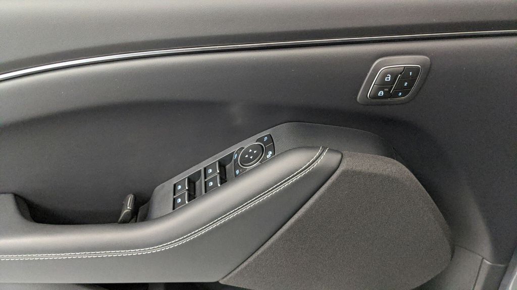 2024 Ford Mustang Mach-E Select photo 32