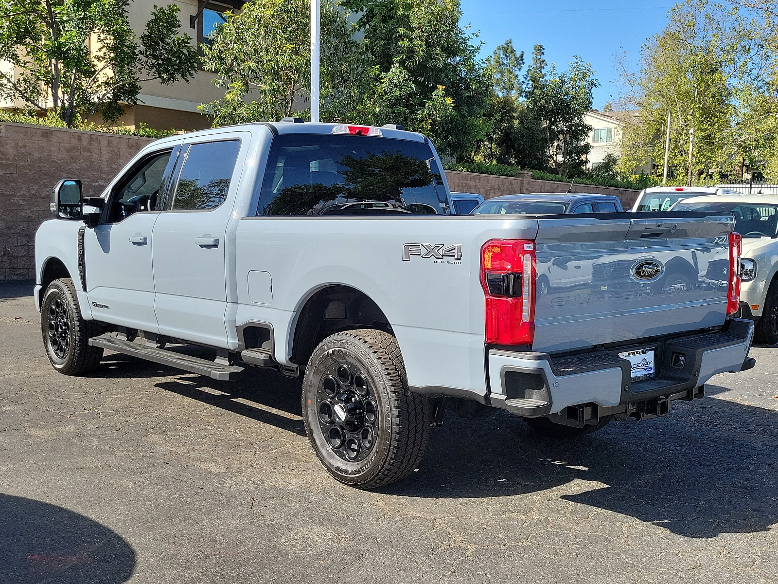 2025 Ford F-250 Lariat photo 2