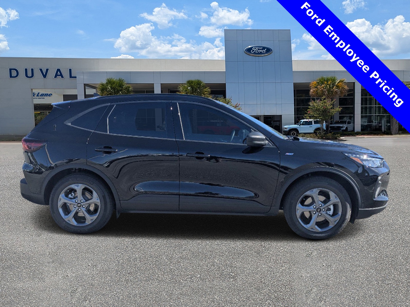 2025 Ford Escape Hybrid ST-Line photo 2