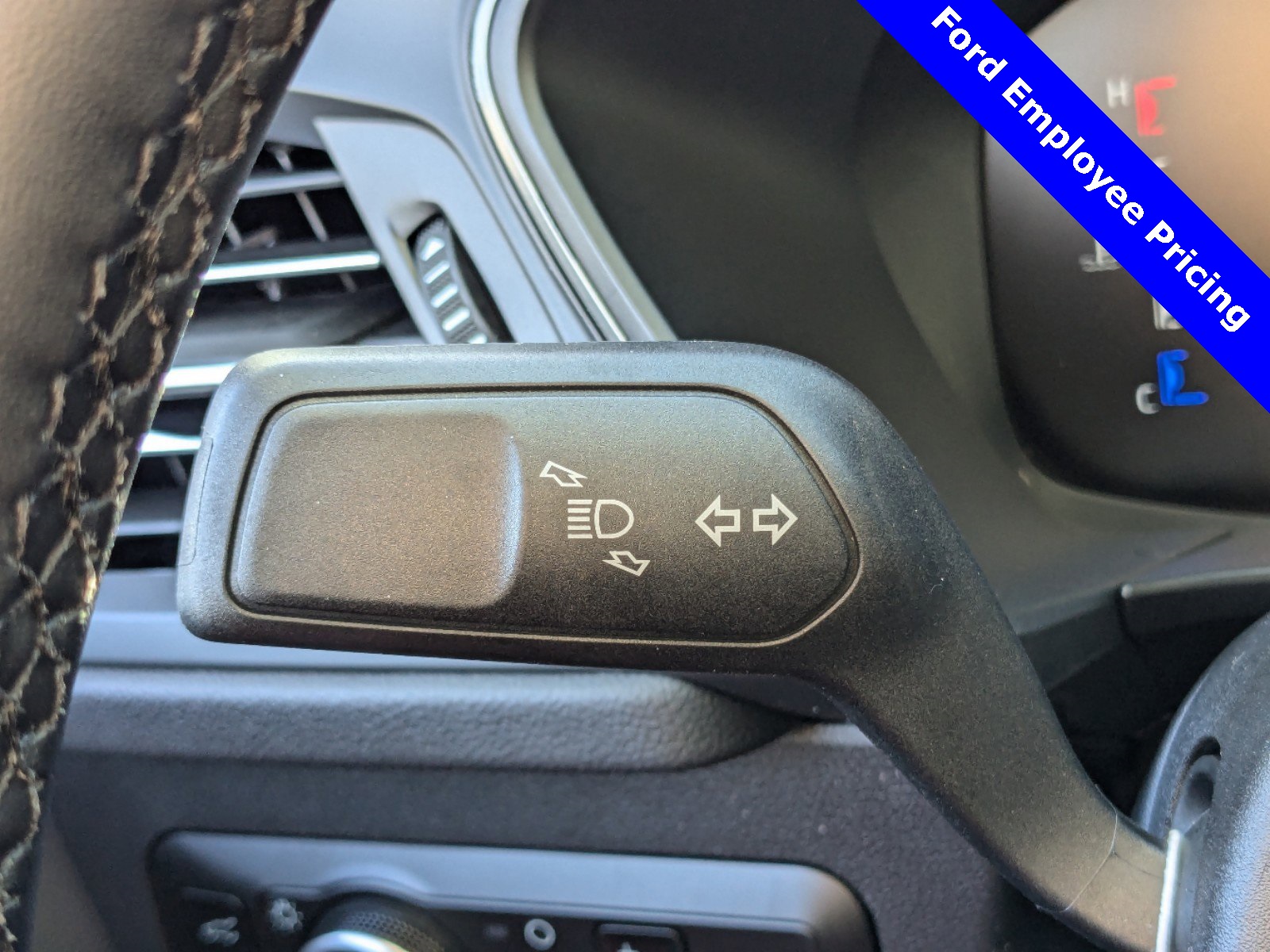2025 Ford Escape Base photo 24