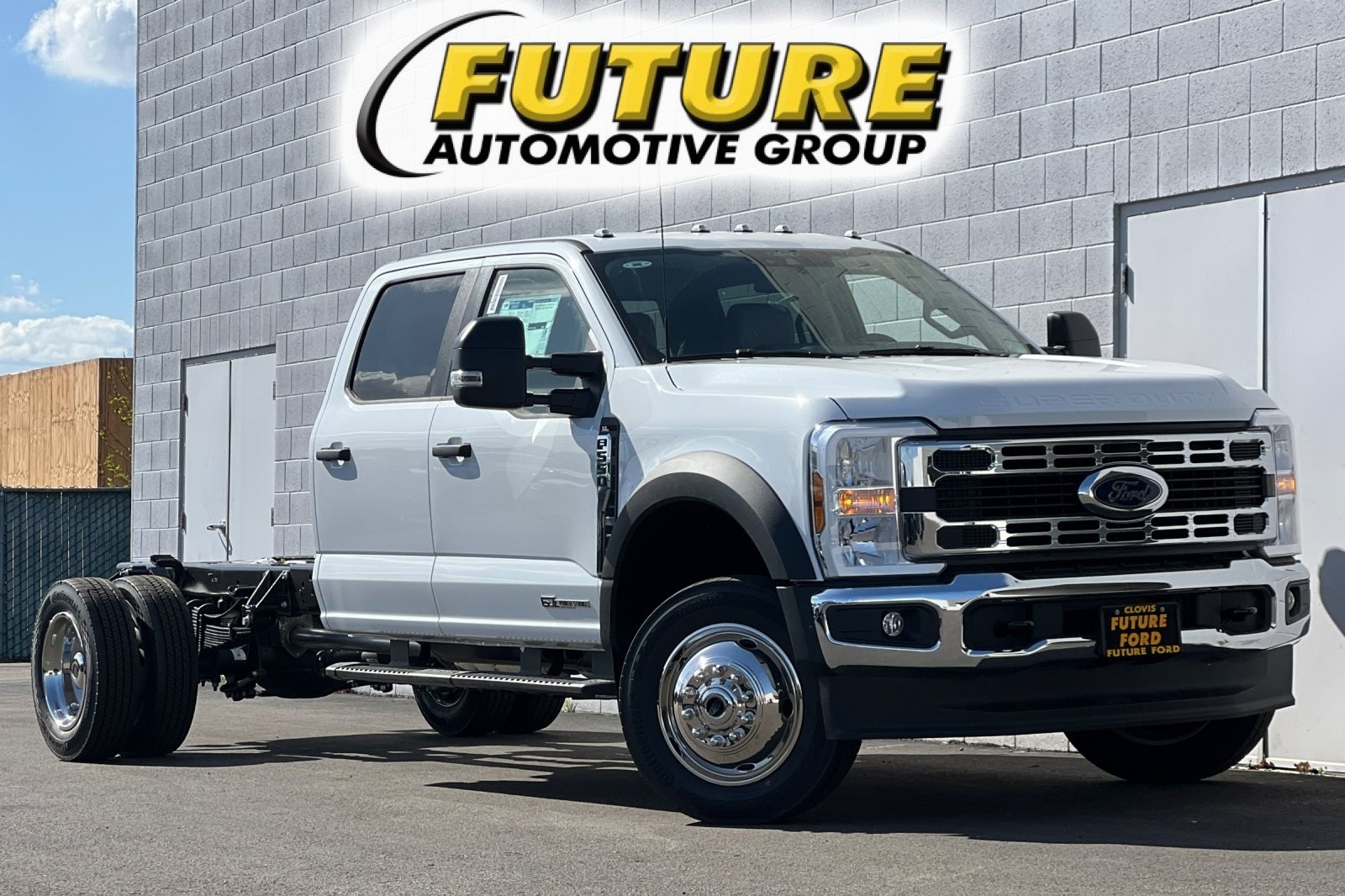 2025 Ford F-550 Super Duty Chassis Cab XL's photo