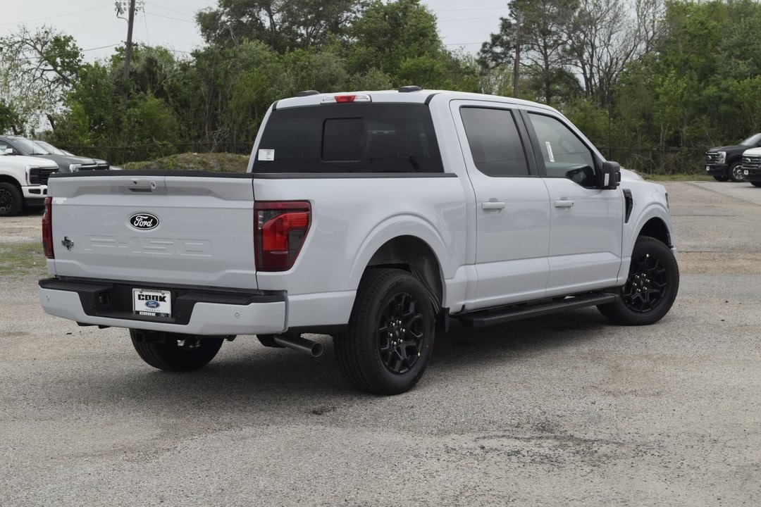 2025 Ford F-150 XLT photo 3