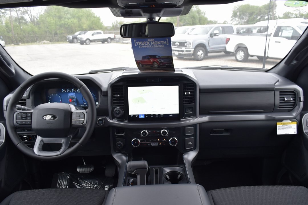2025 Ford F-150 XLT photo 4