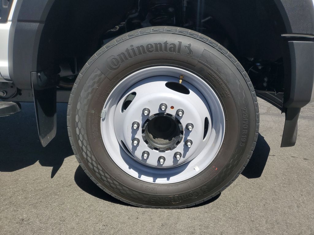 2024 Ford F-450 photo 5
