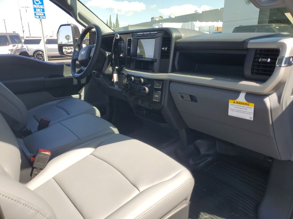 2024 Ford F-450 photo 11
