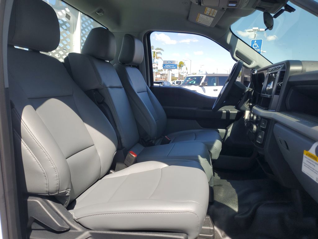2024 Ford F-450 photo 12