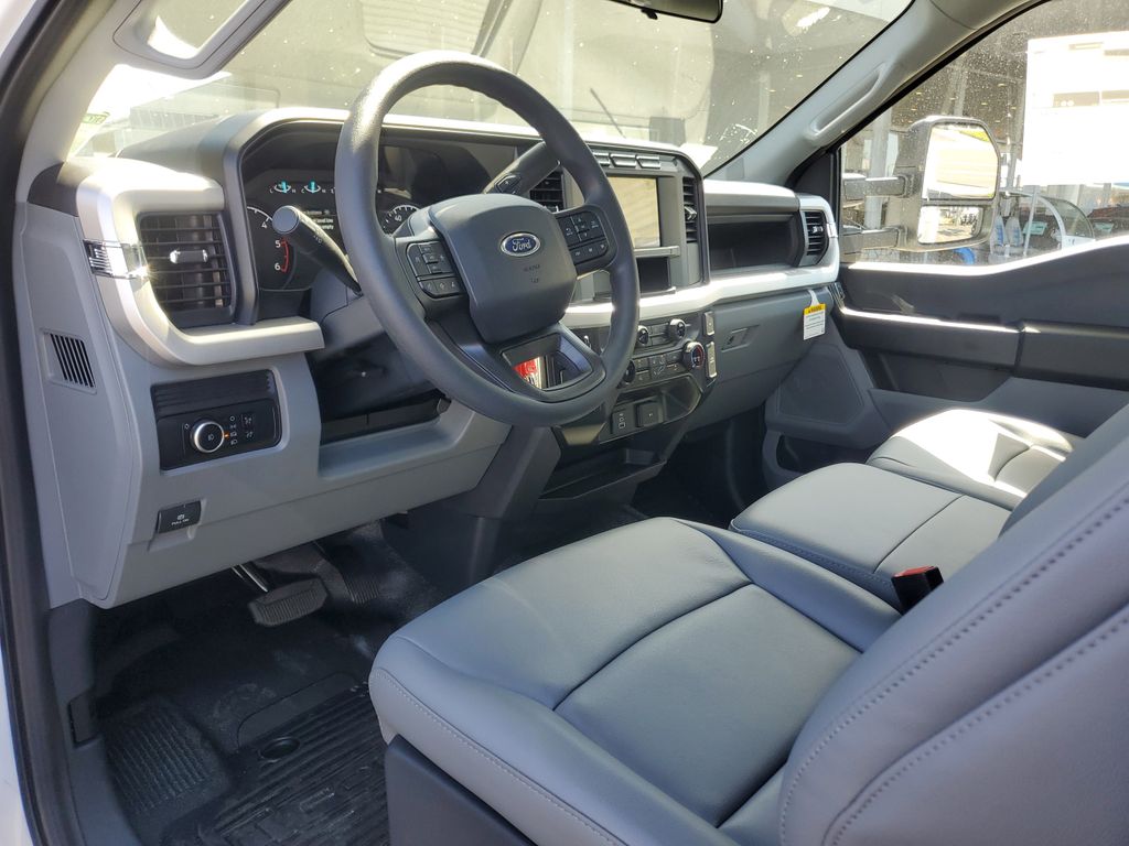 2024 Ford F-450 photo 15