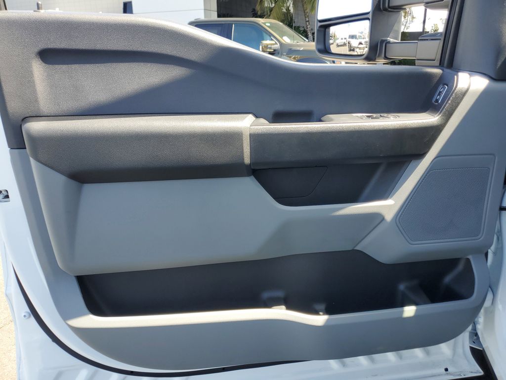 2024 Ford F-450 photo 16