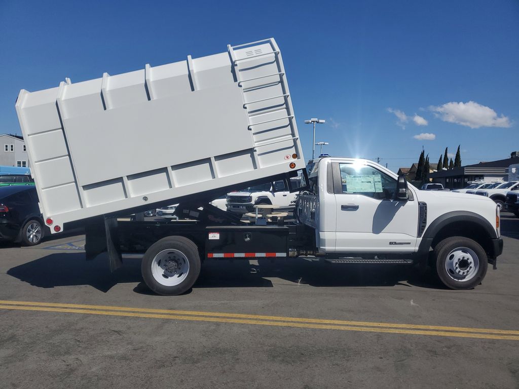2024 Ford F-550 photo 4