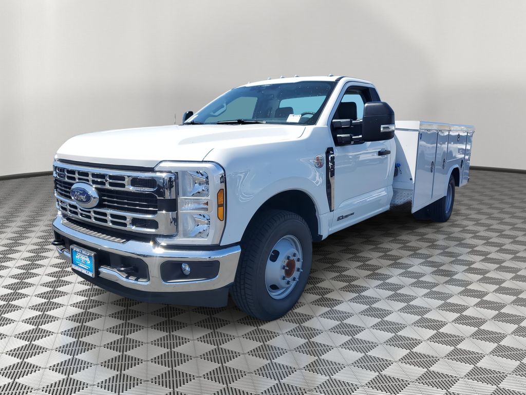 2025 Ford F-350 photo 2