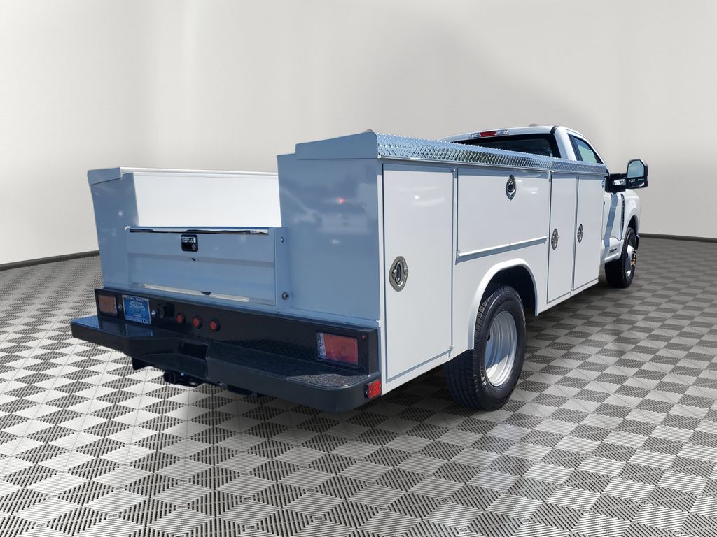 2025 Ford F-350 photo 4