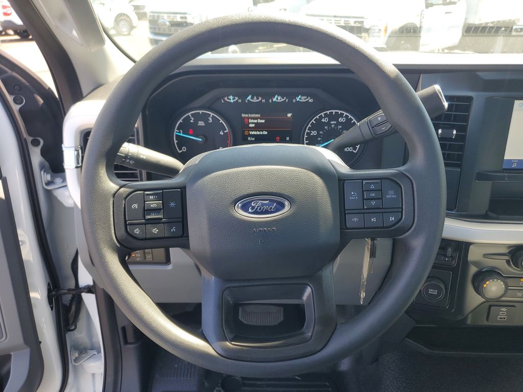 2025 Ford F-350 photo 18