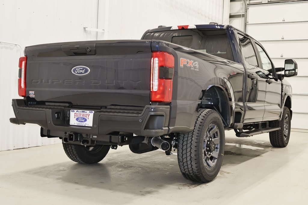 2025 Ford F-350 photo 8