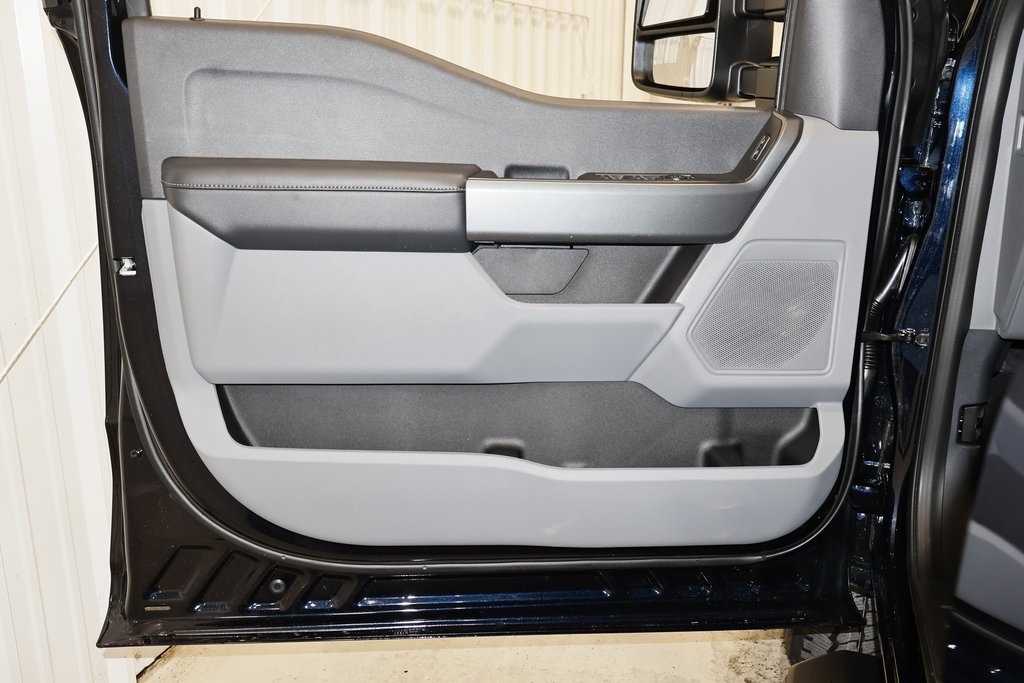 2025 Ford F-350 photo 9