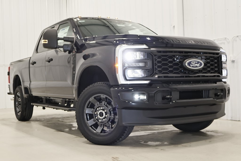 2025 Ford F-350 photo 28