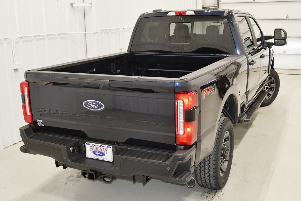 2025 Ford F-350 photo 31