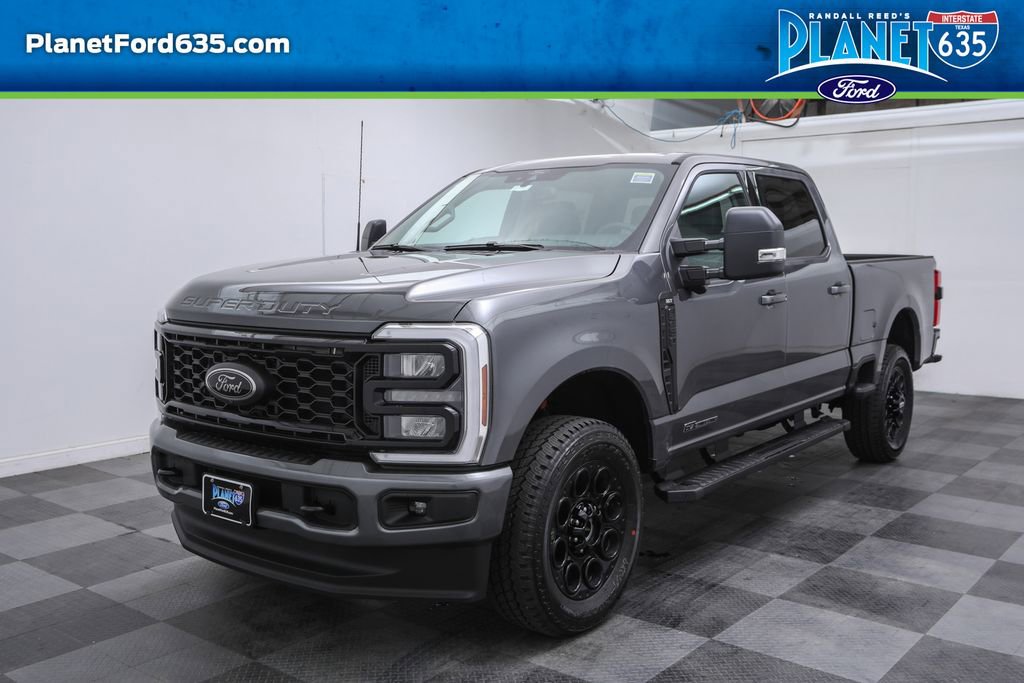 2025 Ford F-250 XLT photo 2