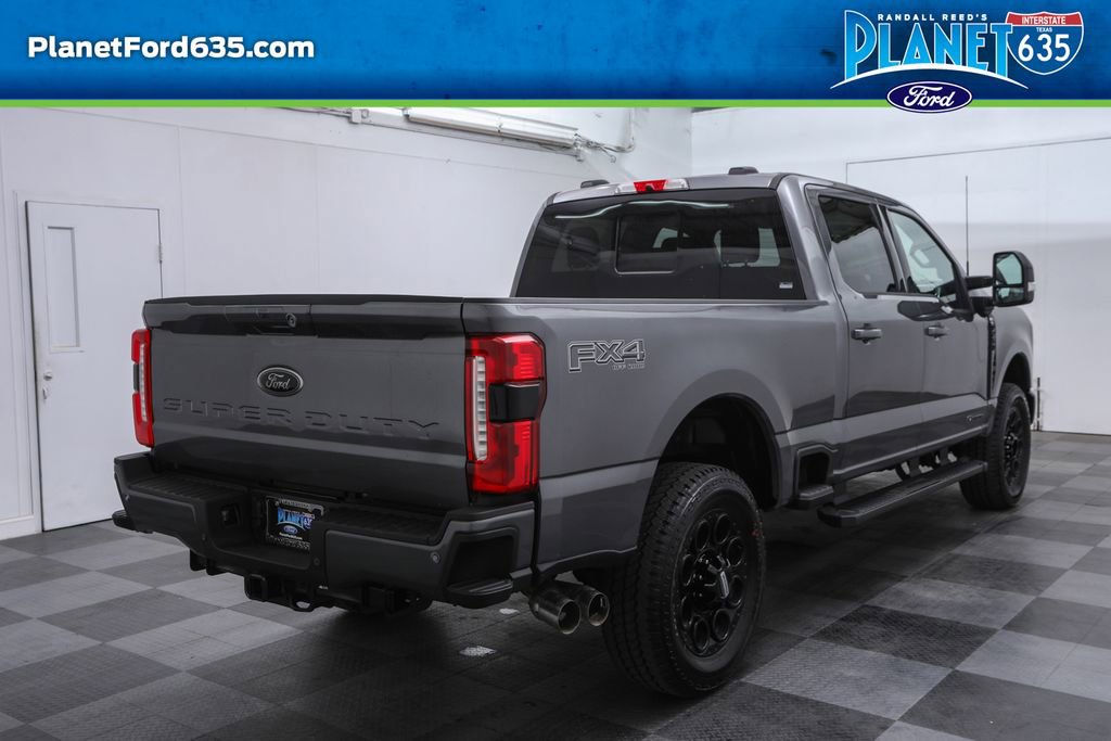 2025 Ford F-250 XLT photo 3