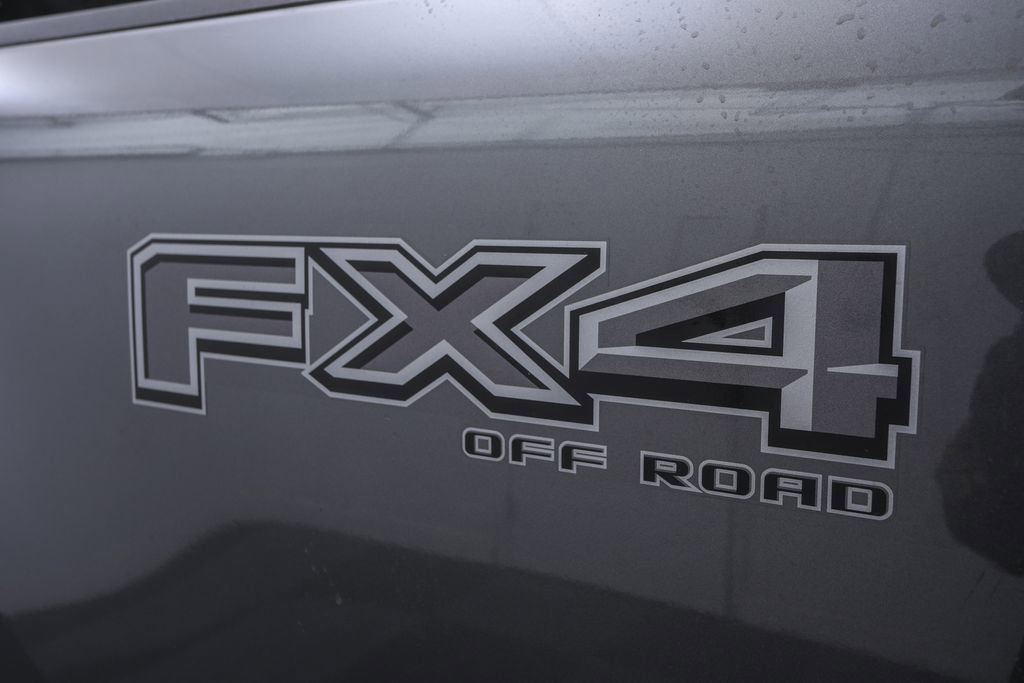 2025 Ford F-250 XLT photo 4