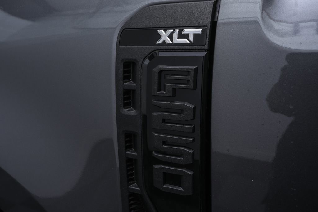 2025 Ford F-250 XLT photo 5
