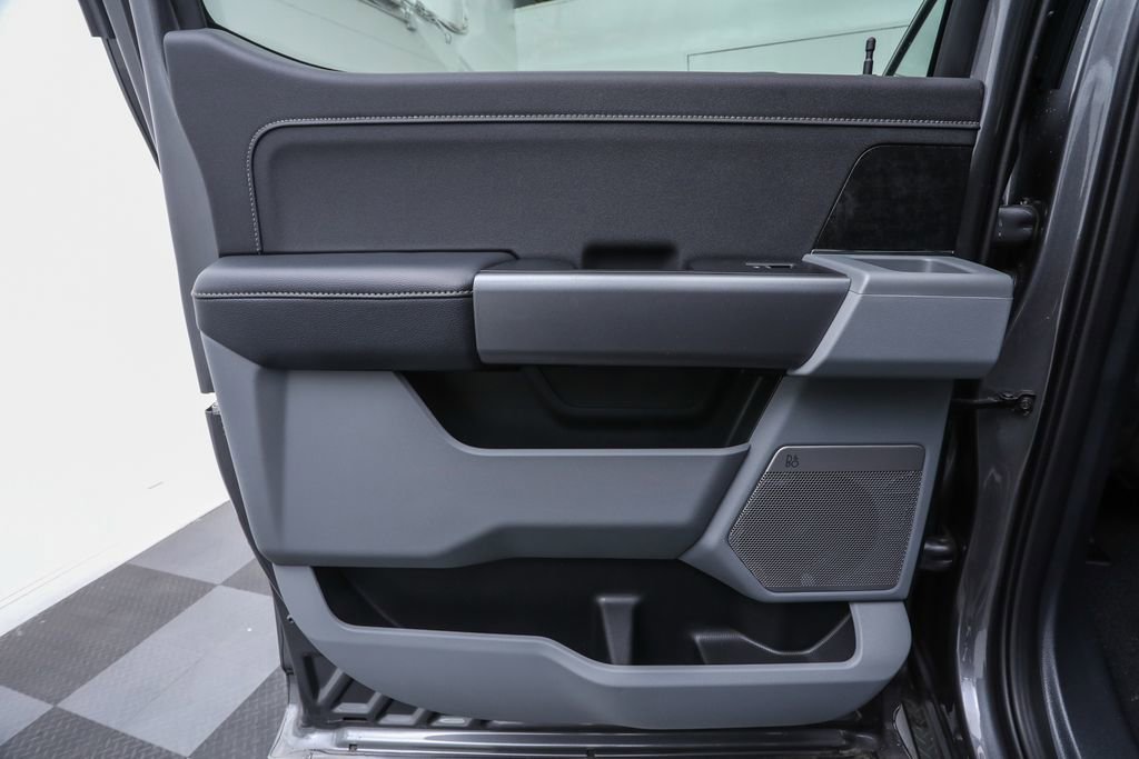 2025 Ford F-250 XLT photo 14