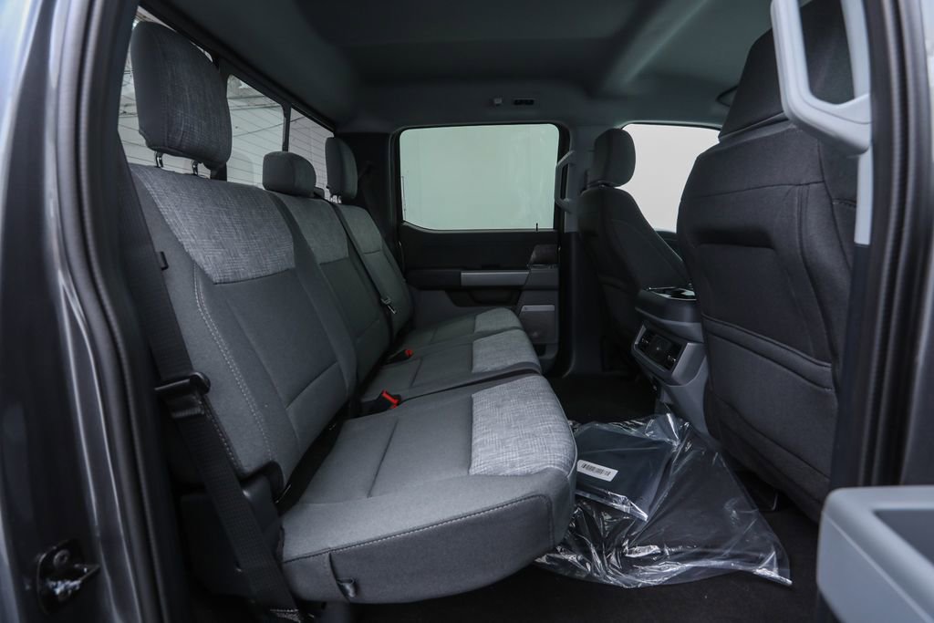 2025 Ford F-250 XLT photo 17