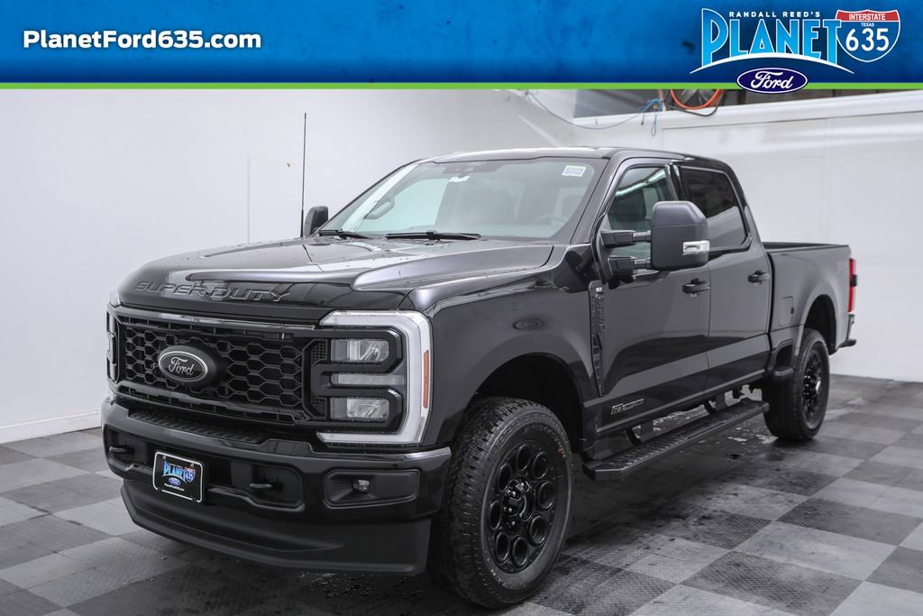 2025 Ford F-250 XLT photo 2