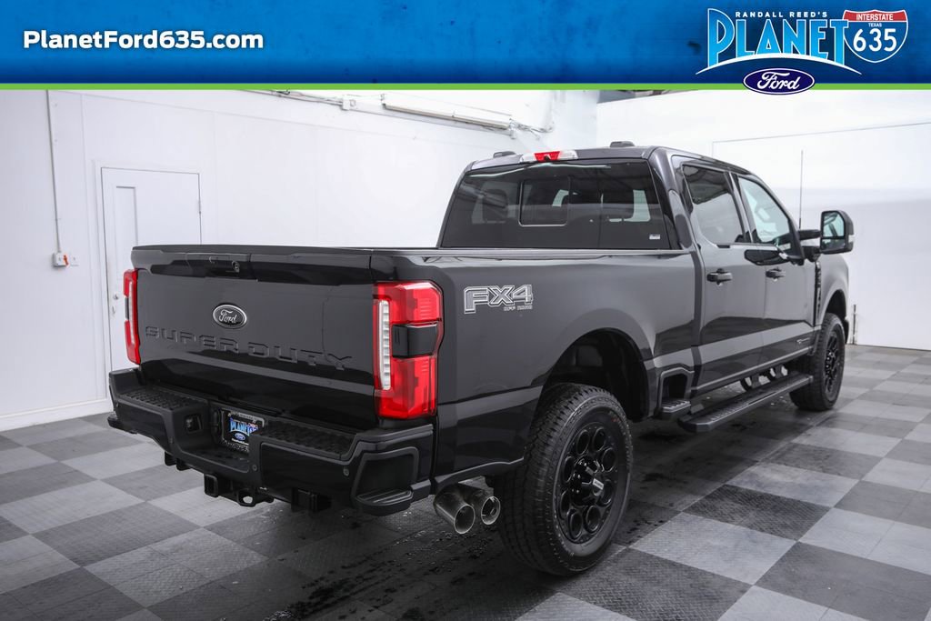 2025 Ford F-250 XLT photo 3